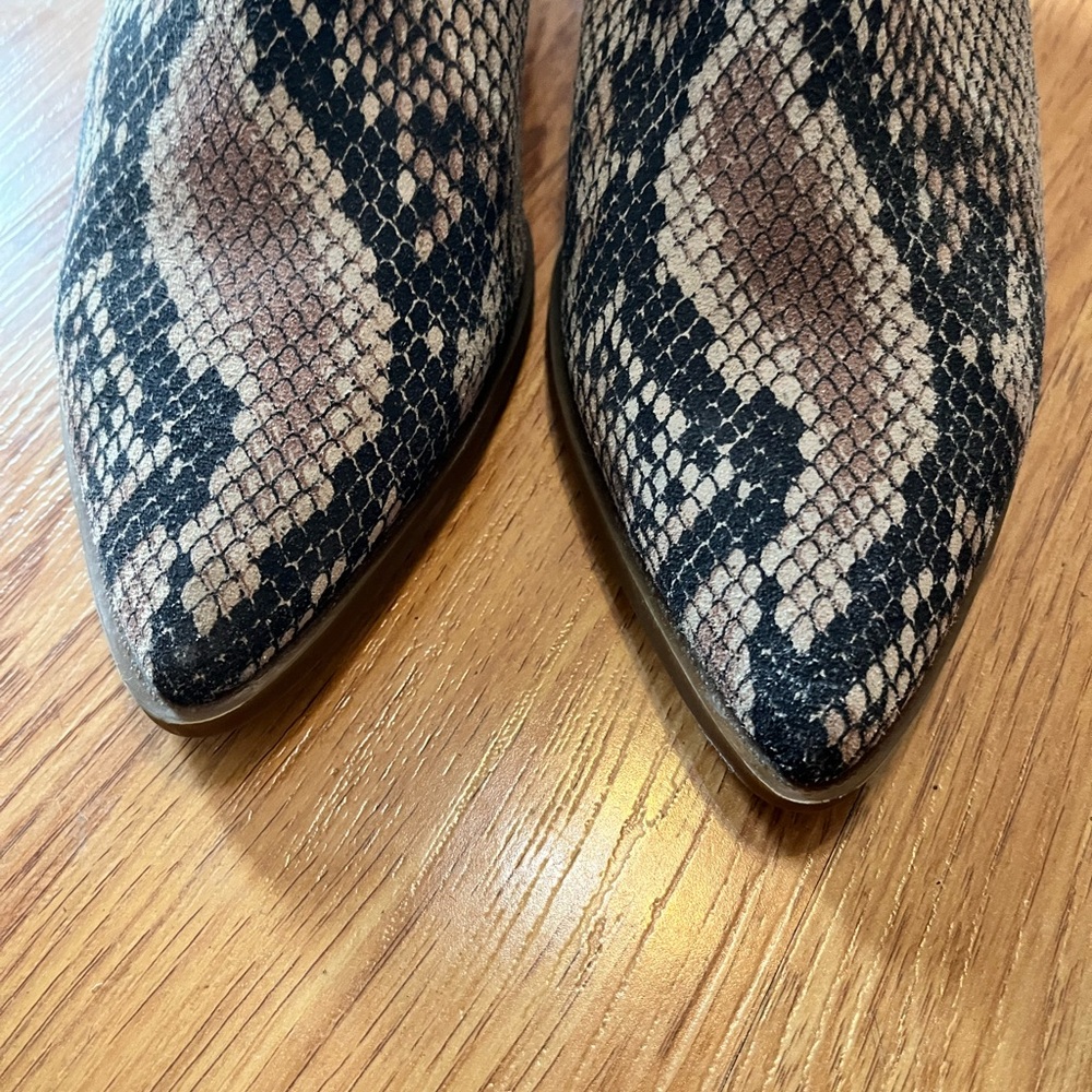 Lucky Brand Women’s Snakeskin Pattern Shoes - Picture 5 of 6